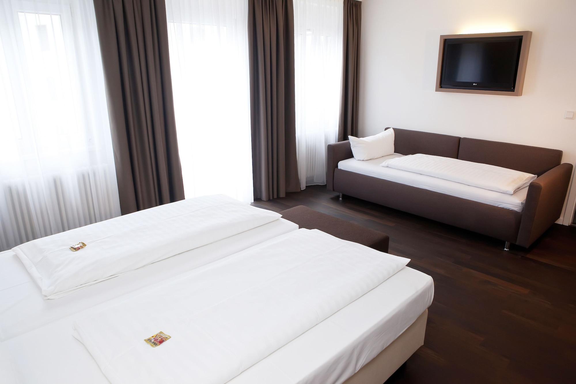 Manhattan Hotel Frankfurt pe Main Cameră foto