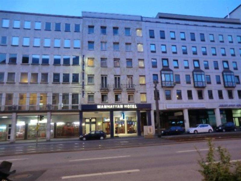 Manhattan Hotel Frankfurt pe Main Exterior foto